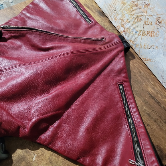 Buttery Soft Colorful Leather Convertible Crossbody, Shoulder, Backpack. - Picture 10 of 16